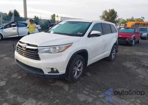 2015 Toyota Highlander Le Plus V6 из США, поврежденный, VIN 5TDZKRFH0FS066816